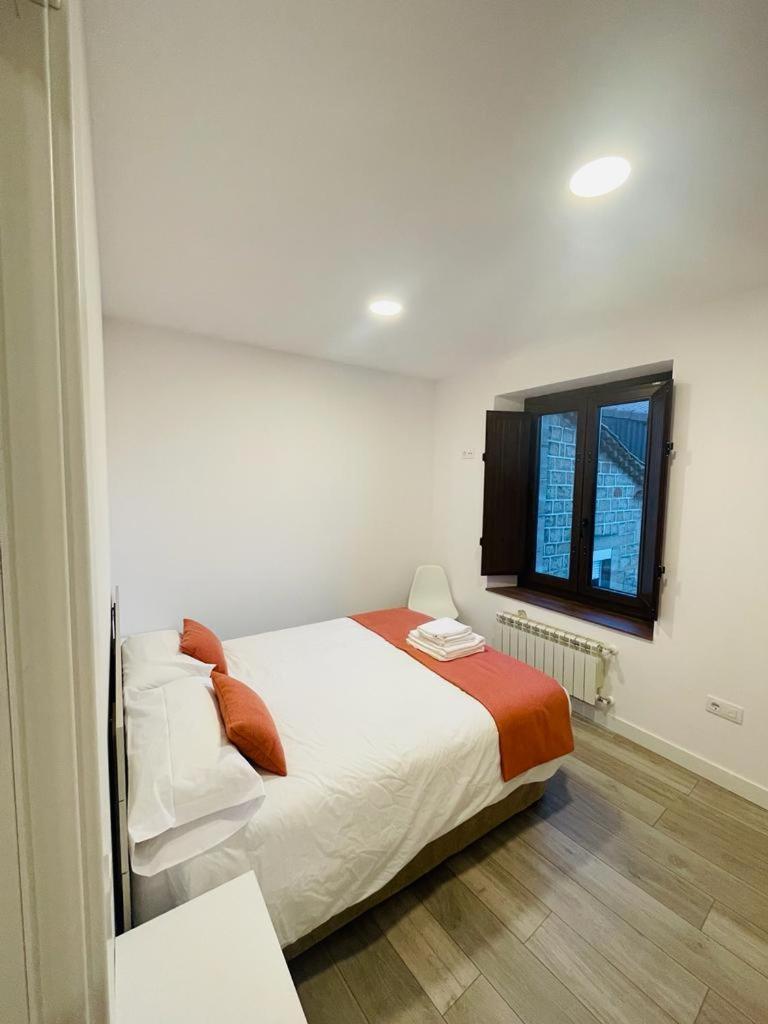 Apartamentos Rurales La Plaza 2 Duruelo de la Sierra Exterior foto